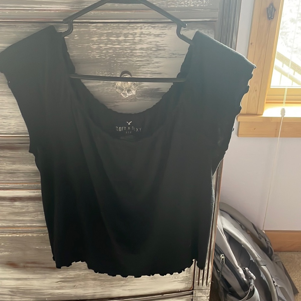 Off the shoulder tee